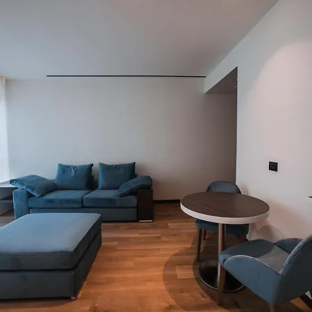 Life Hotel 4*