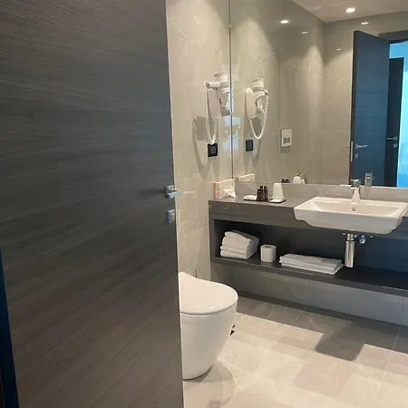 Life Hotel 4*